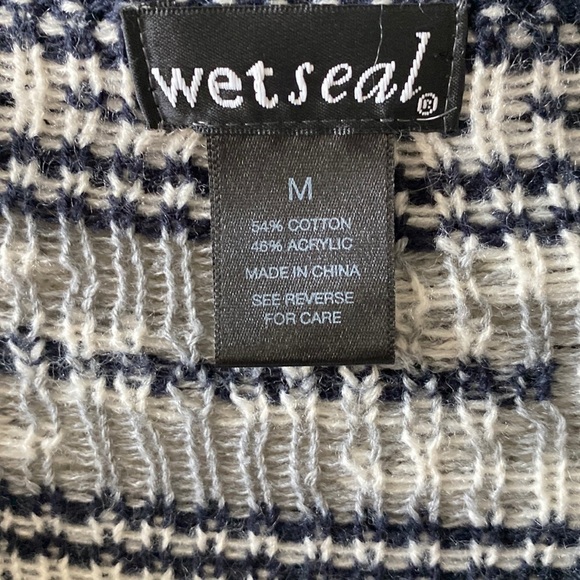 Wet Seal Long Sleeve Open Front Tribal Print Cardigan - Picture 4 of 6